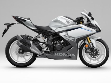 Honda Cbr Rr Price Specs Review Fasterwheeler